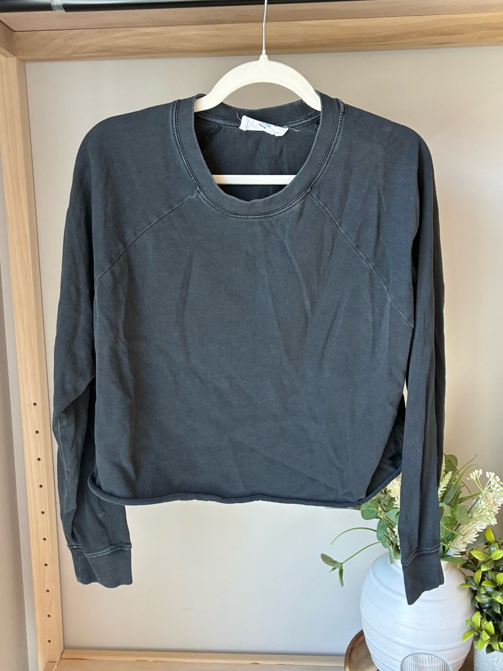 Women's Double Zero Crew Neck Cropped Sweatshirt Size Medium
Black Athletic Yoga